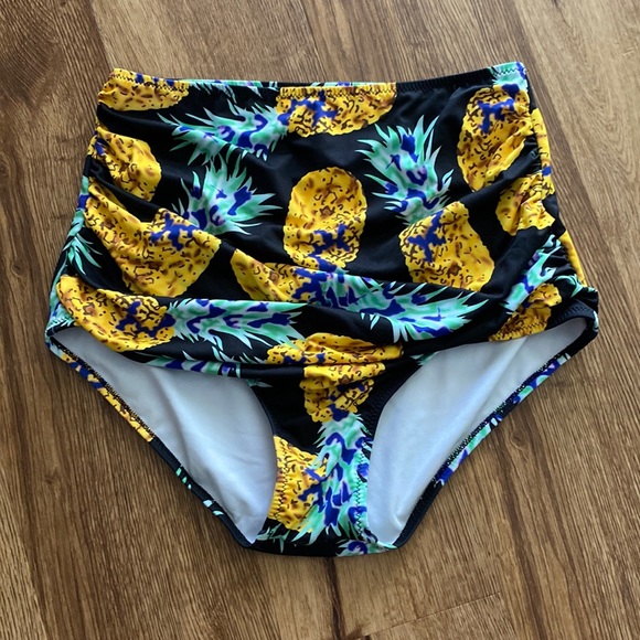 Amazon Other - High waisted bathing suit bottom 🍍🍍🍍, ruching, size L